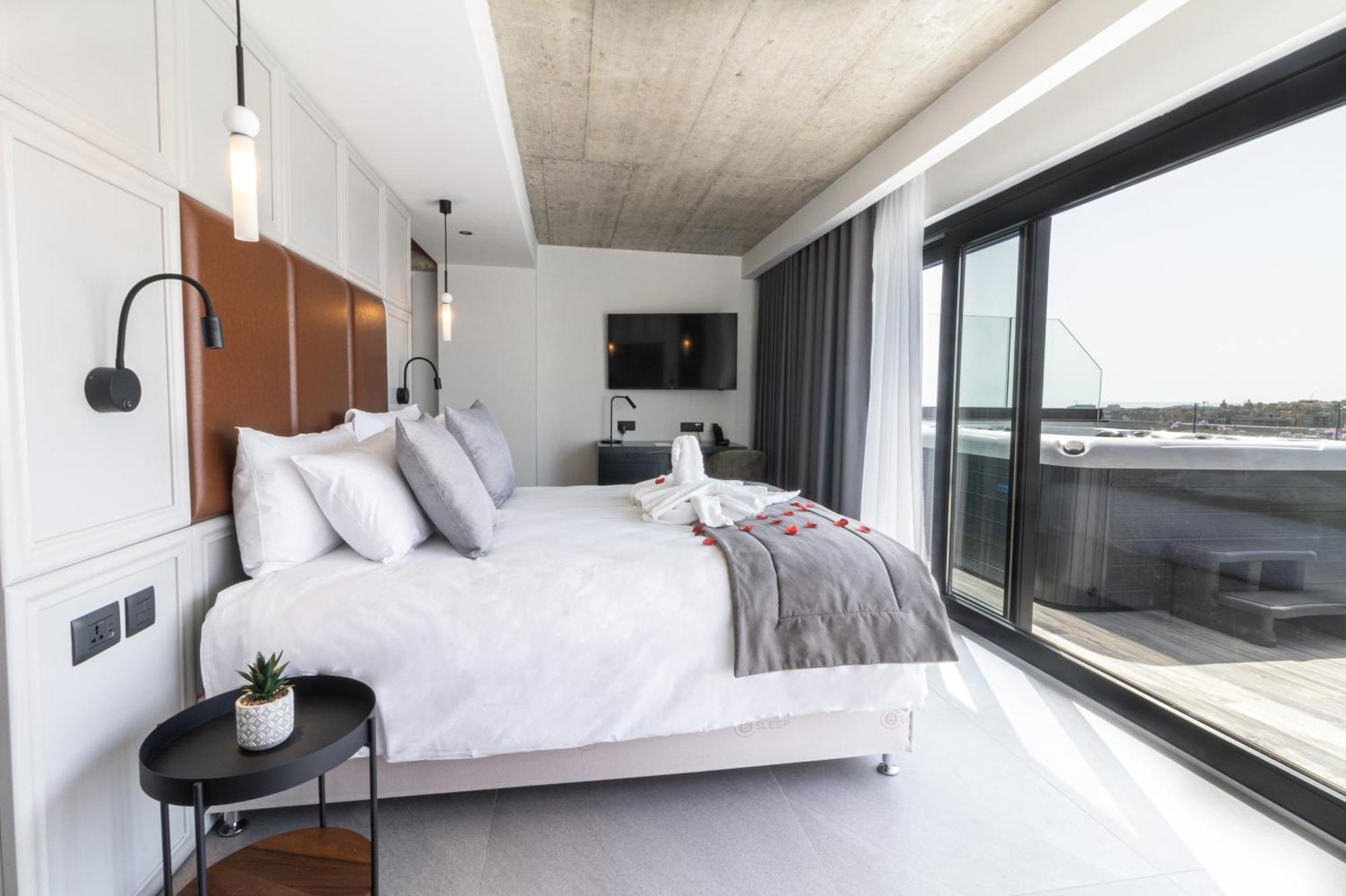 The Londoner Hotel Sliema Exterior photo
